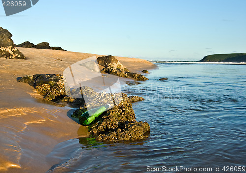 Image of message in a bottle