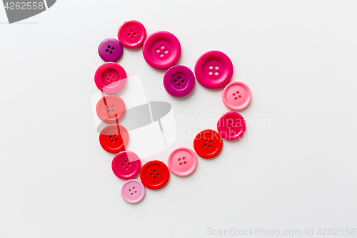 Image of heart shape of sewing buttons