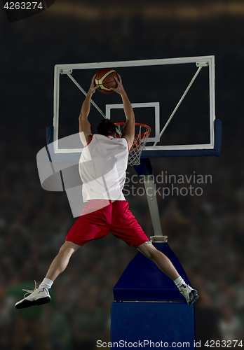 Image of basketball player in action