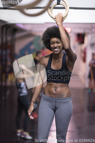 Image of black woman doing dipping exercise