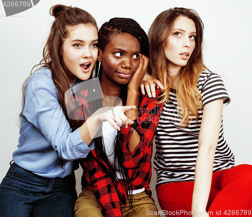 Image of diverse multi nation girls group, teenage friends company cheerful having fun, happy smiling, cute posing isolated on white background, lifestyle people concept, african-american and caucasian 