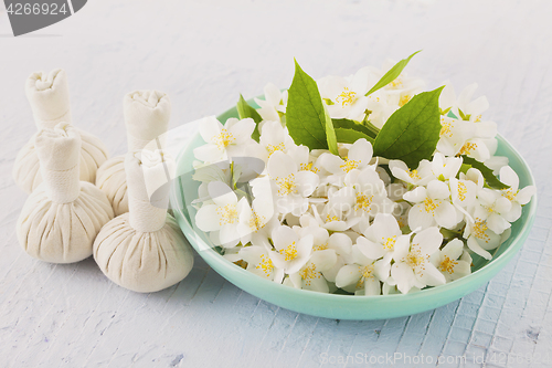 Image of thai herbal compress massage