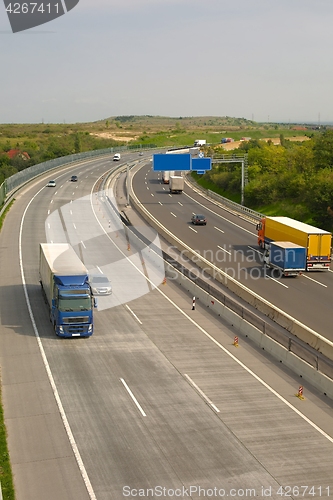 Image of Highway with low traffic