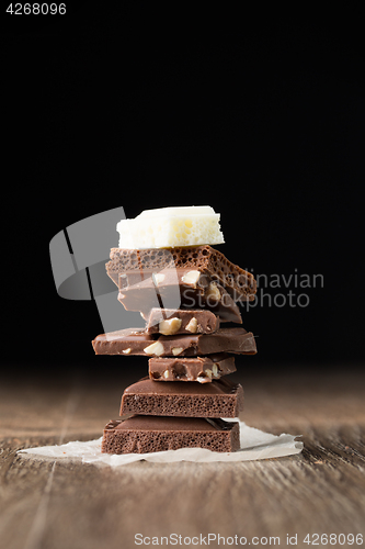 Image of Pyramid of white, porous chocolate