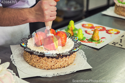 Image of Manual cakes production