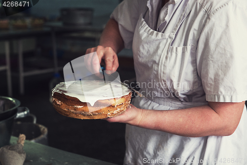 Image of Manual cakes production