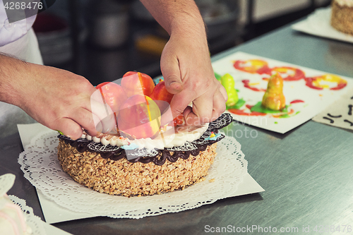 Image of Manual cakes production
