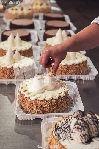 Image of Manual cakes production