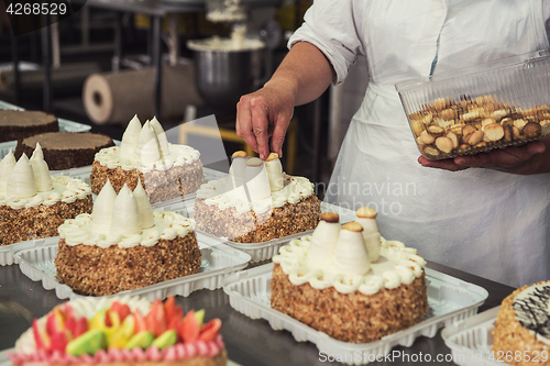 Image of Manual cakes production