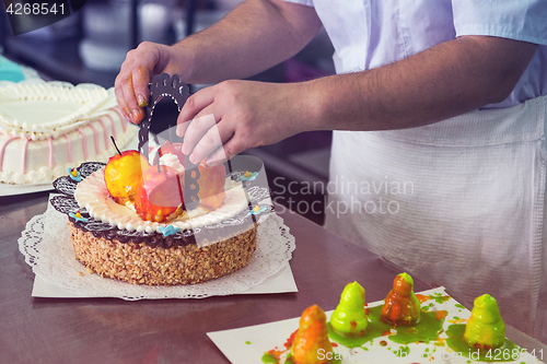 Image of Manual cakes production