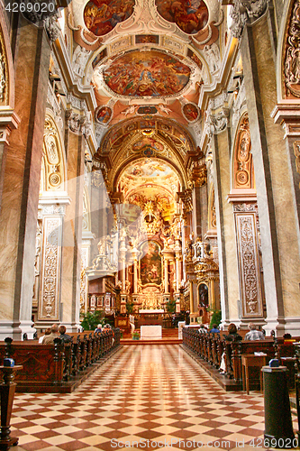 Image of interior of church in Wien