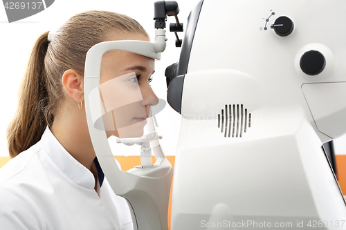 Image of Healthy eyes, Cabinet ophthalmic eye examination