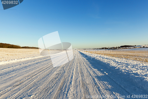 Image of muddy road, winter