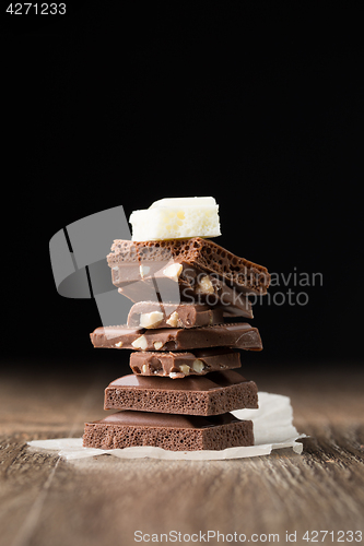 Image of Pieces of white, porous chocolate