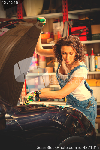 Image of woman car mechanic