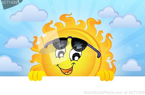 Image of Happy lurking sun theme image 5