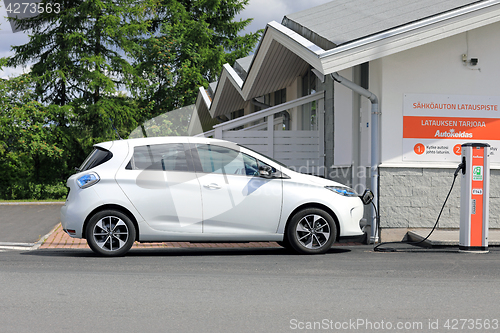 Image of Renault Zoe Electric Car Charging