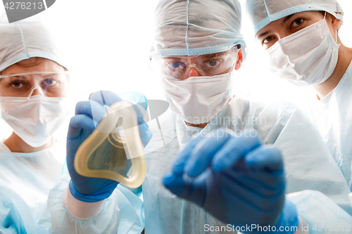 Image of Photo of anesthetists with mask