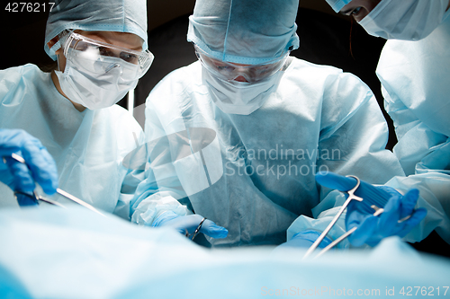 Image of Medical workers in surgical room