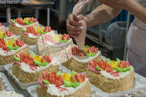 Image of Manual cakes production