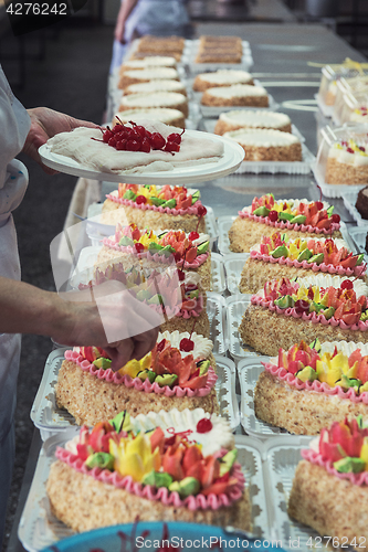 Image of Manual cakes production