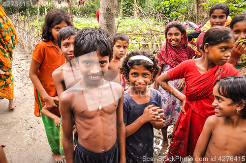 Image of Smiling girls and boys in Bangladesh