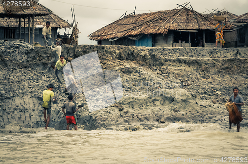 Image of Working men in Bangladesh