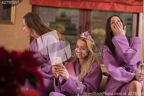 Image of girls doing Selfy on  bachelorette party