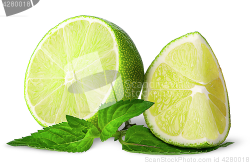 Image of Several pieces of lime with mint