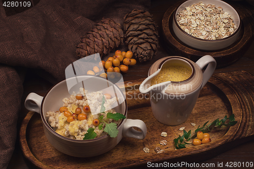 Image of oatmeal with sea buckthorn