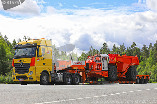 Image of Mercedes-Benz Actros Heavy Transport on a Yard