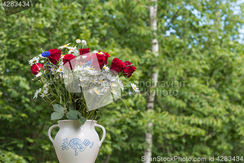 Image of Beautiful summer flowers bouquet