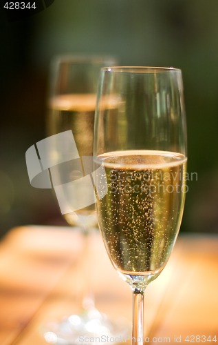 Image of two champagne glasses