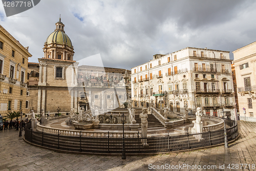 Image of Fontana Pretoria in Palermo, Sicily, Italy