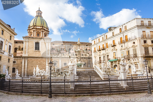 Image of Fontana Pretoria in Palermo, Sicily, Italy