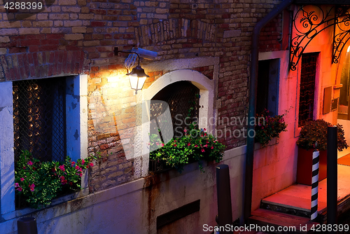 Image of Facade of venetian house