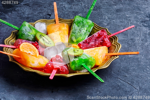 Image of ice cream with tropical fruit