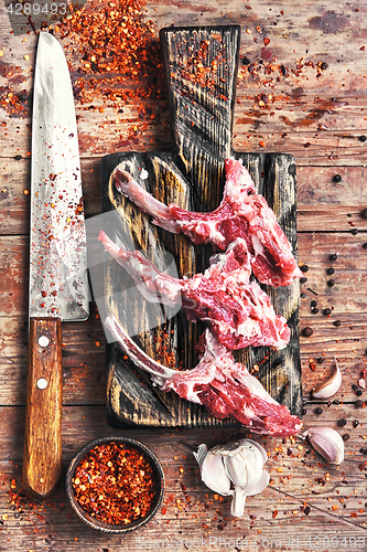 Image of meat on the rib of lamb