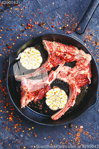 Image of meat on the rib of lamb