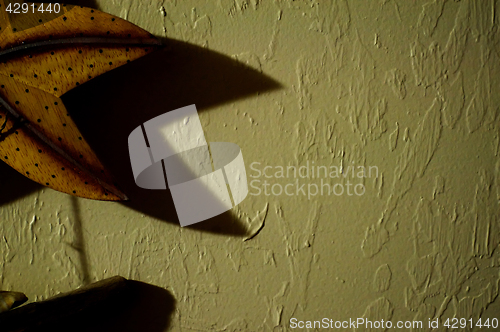 Image of wall with shadows