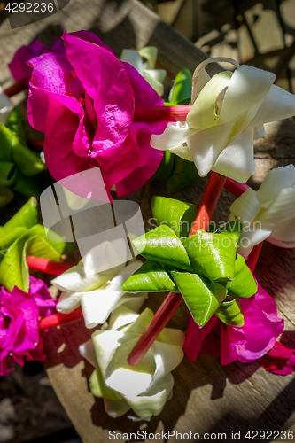 Image of Polynesian flower necklace