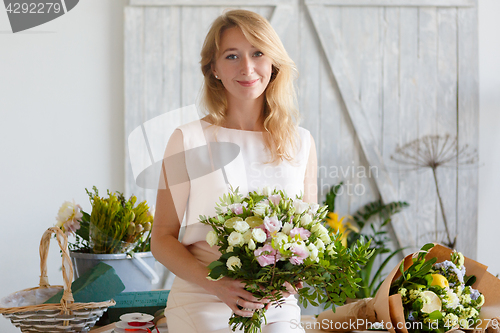 Image of Image of blonde with bouquet