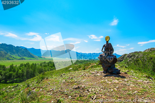 Image of Monument of faceless boy