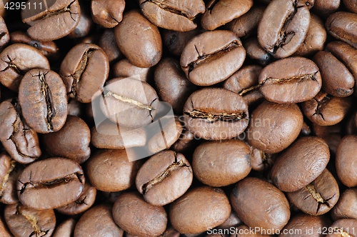 Image of roasted coffee beans macro