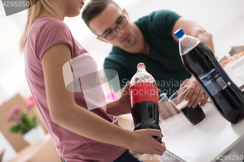 Image of couple have a lunch break