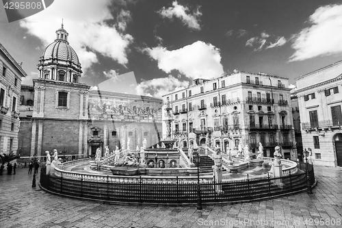 Image of Fontana Pretoria in Palermo, Sicily, Italy