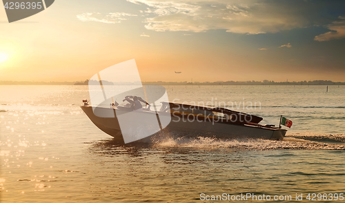 Image of Taxi in Venice