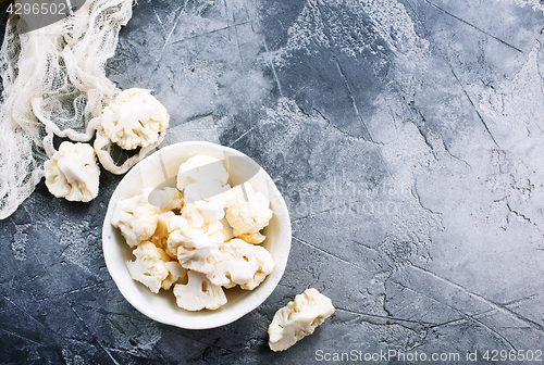 Image of raw cauliflower