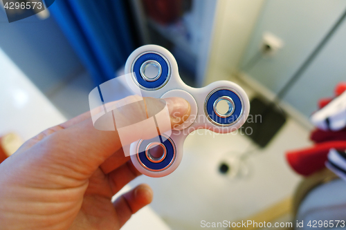 Image of white fidget spinner