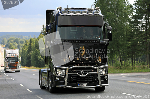 Image of Renault Trucks T Ghostrider in Truck Convoy